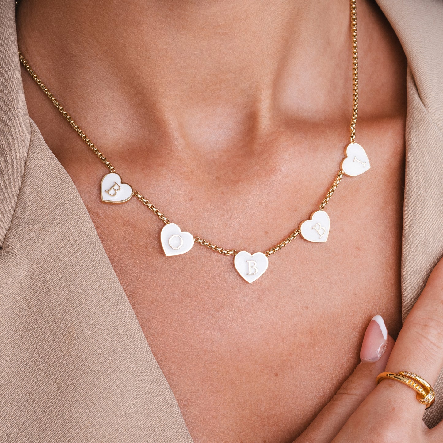 LUELLA NECKLACE (WHITE)