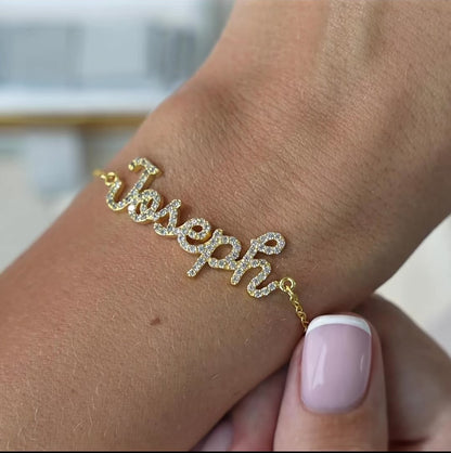 SCRIPT BRACELET (GOLD)